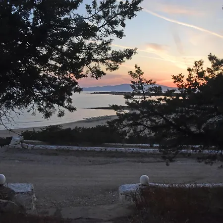 בית נופש Paradise Pirgaki Naxos Agiassos